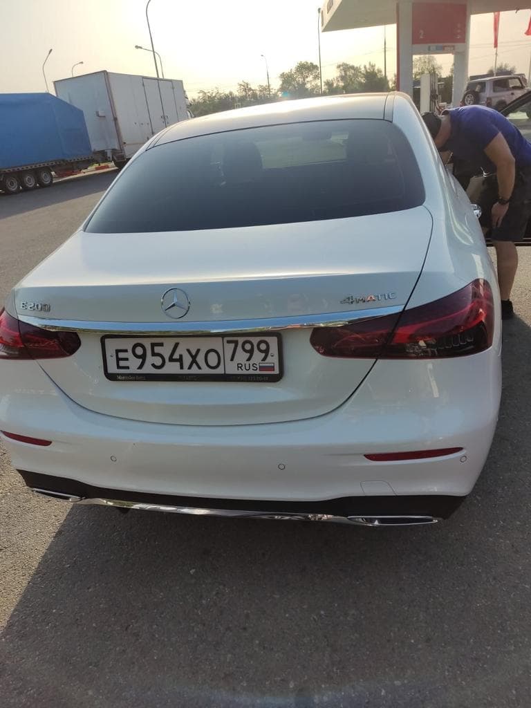 Mercedes-Benz и Bentley. Фотография №1