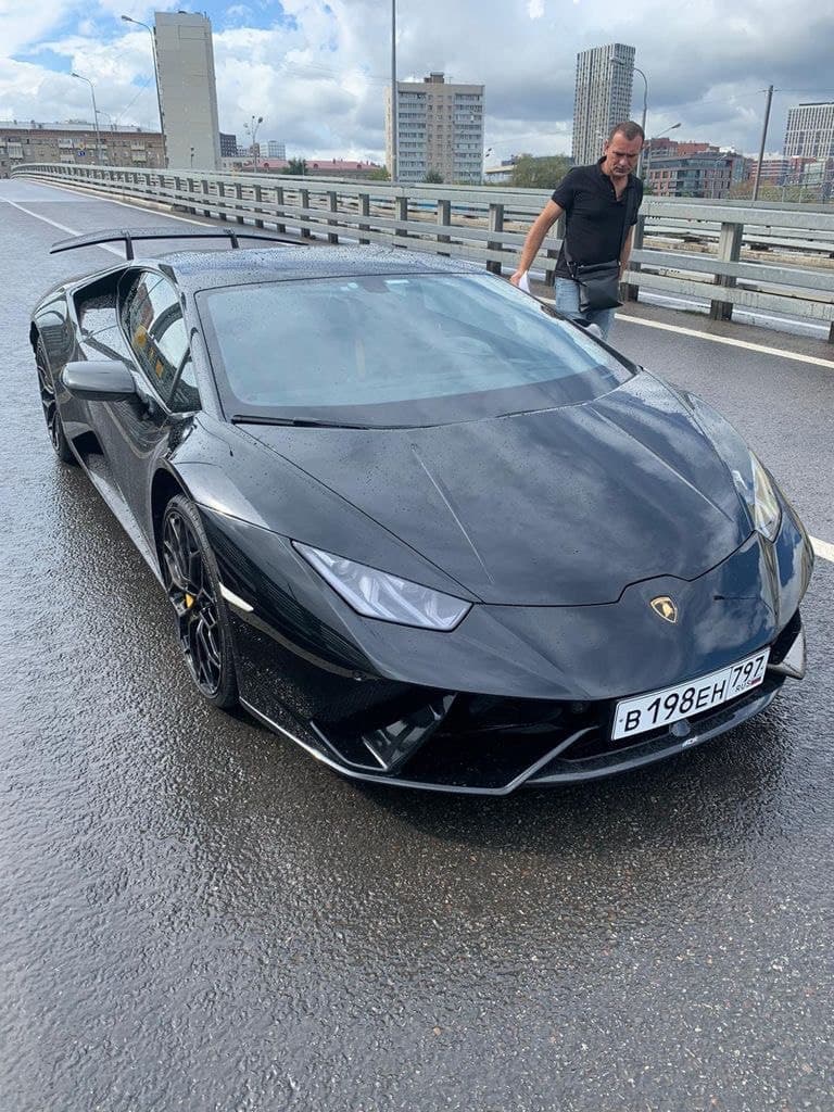 Lamborghini и BMW. Фотография №8