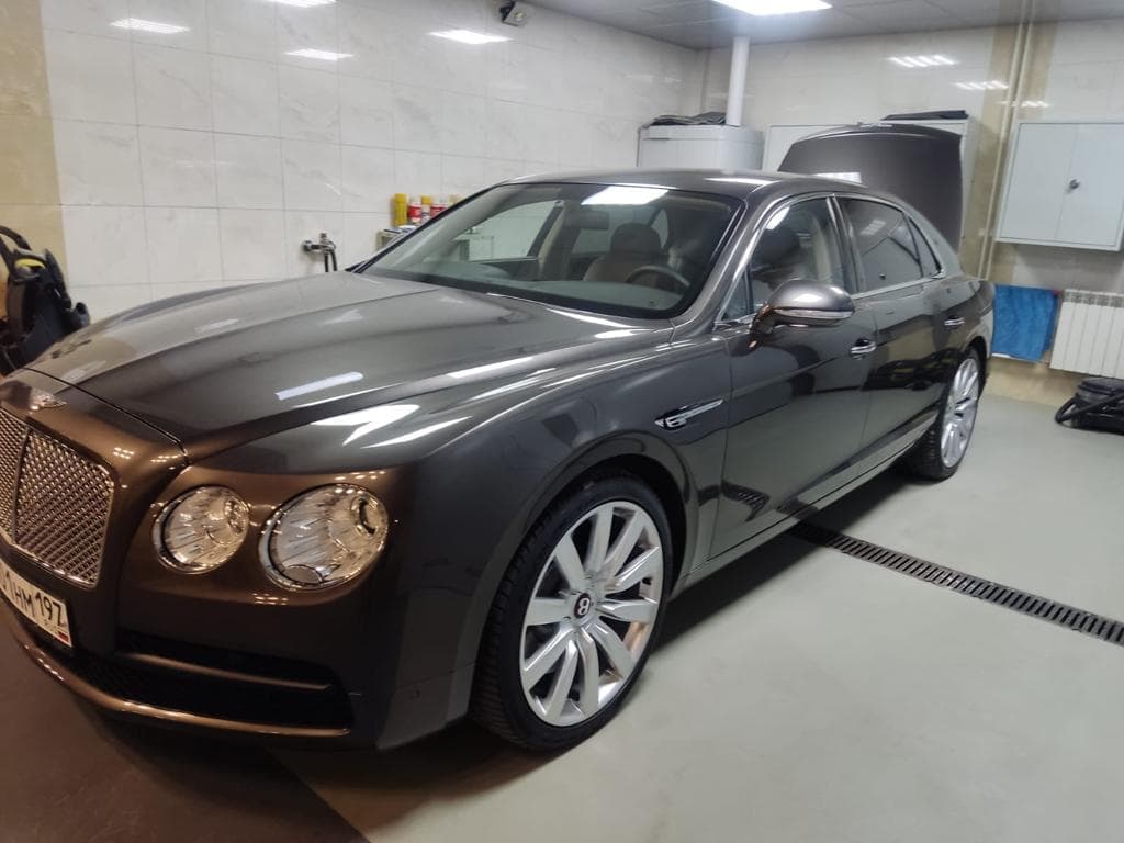 Bentley Flying Spur. Фотография №3