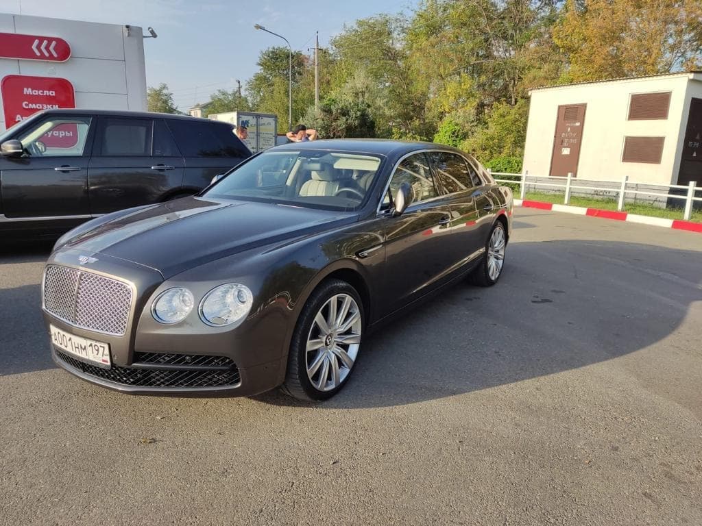 Mercedes-Benz и Bentley. Фотография №4