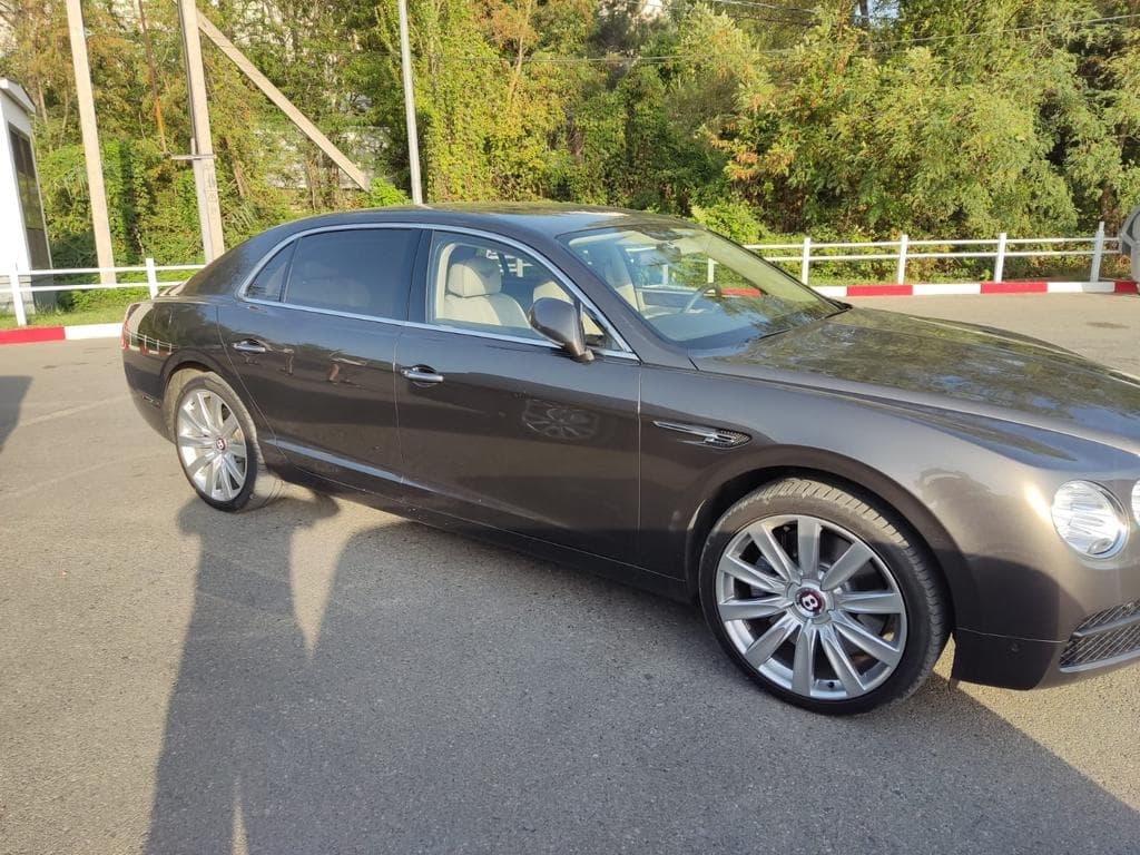 Mercedes-Benz и Bentley. Фотография №5