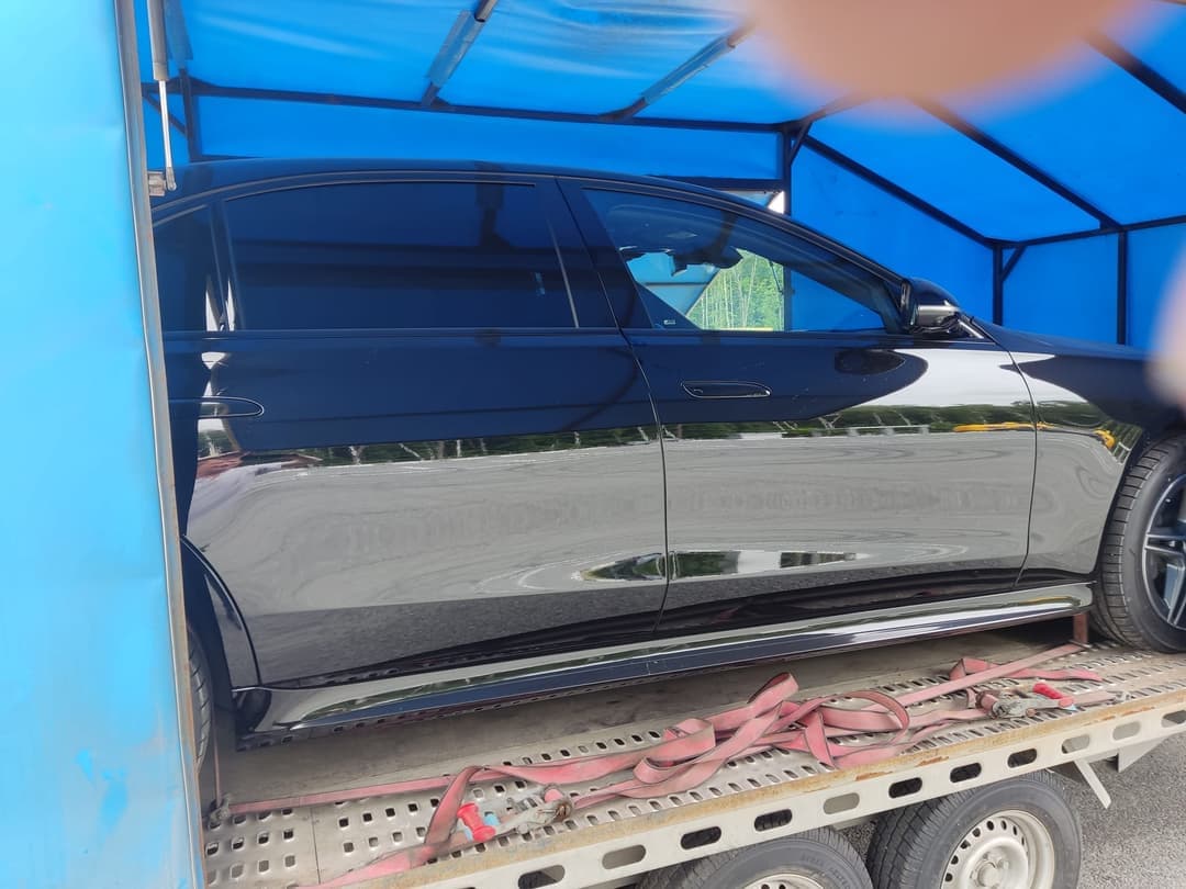 Mercedes-Benz GLS и Bentley Continental. Фотография №1