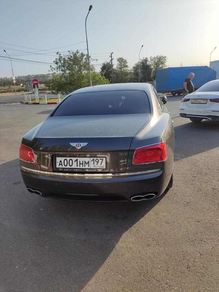 Mercedes-Benz и Bentley. Фотография №3