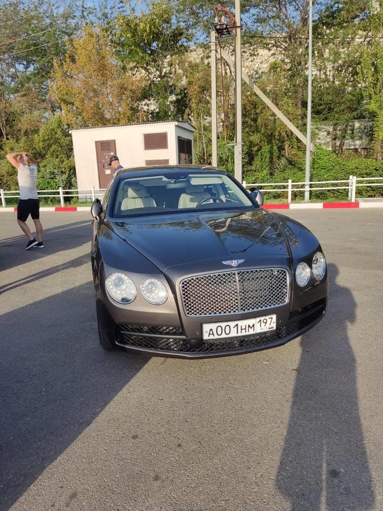 Mercedes-Benz и Bentley. Фотография №6