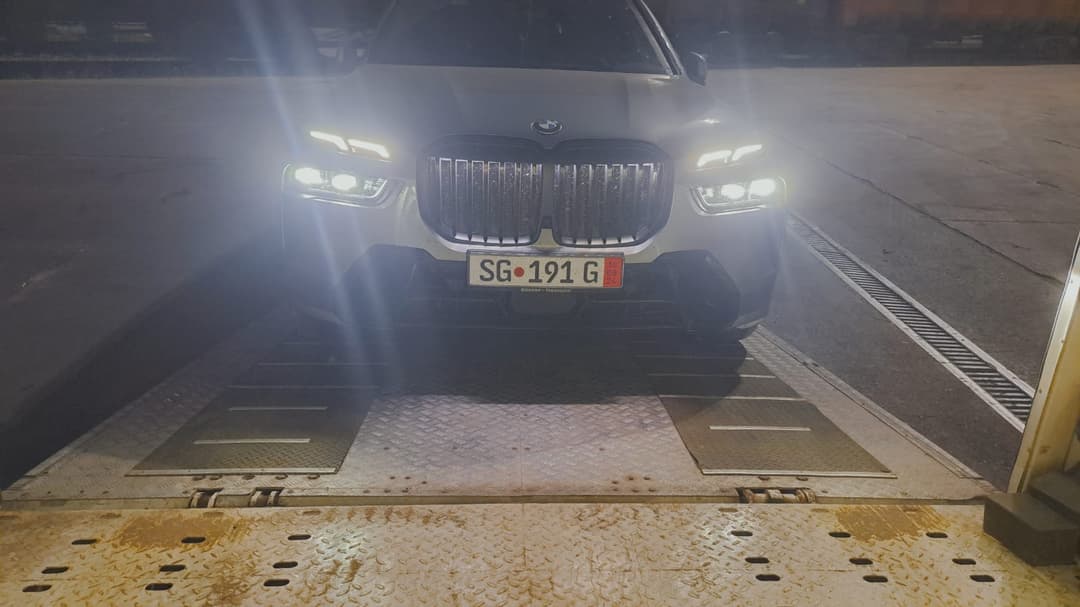 BMW X7, Germany to Brest, photograph 3